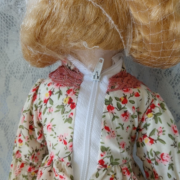 Vtg Porcelain Doll in Floral Red Pink Yellow Dress - Picture 6 of 8